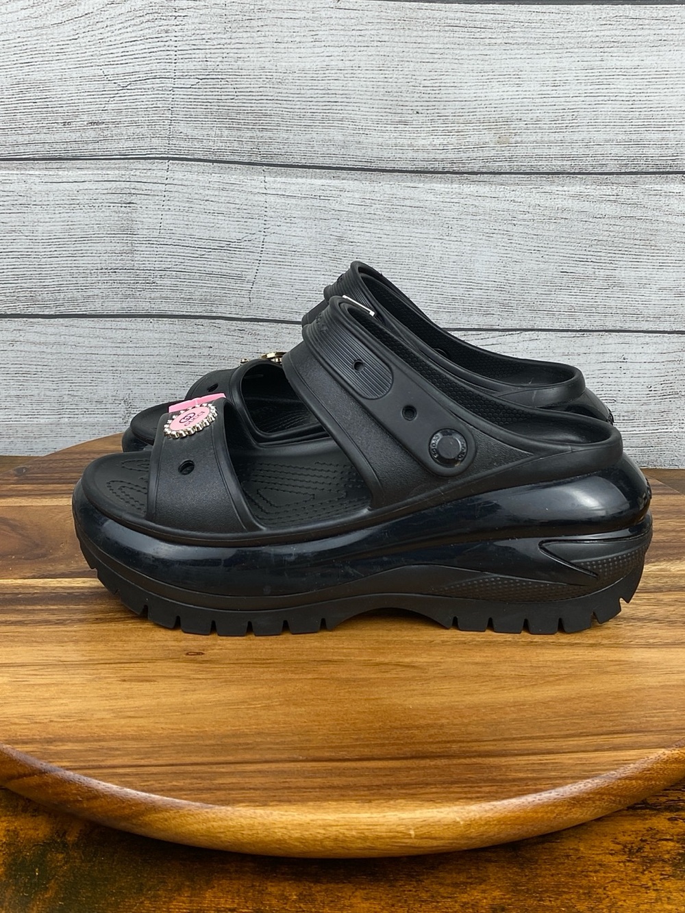 Crocs Mega Crush Black Sandal Jibbitz Charms Women’s Shoe Size 8